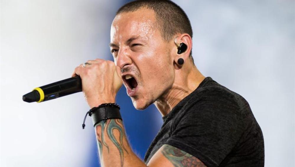 Chester Bennington se habría ahorcado en su casa de Los Angeles chester bennington ahorcado
