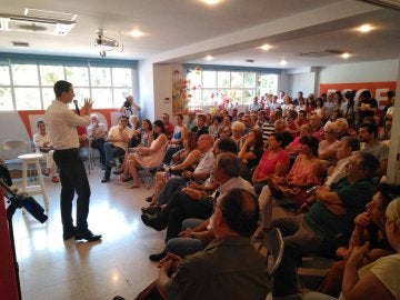 Juan Lobato presentando su candidatura Juan Lobato presentando su candidatura