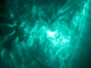 La NASA difunde un vídeo en el que se observa cómo el Sol puso fin a su propia erupción