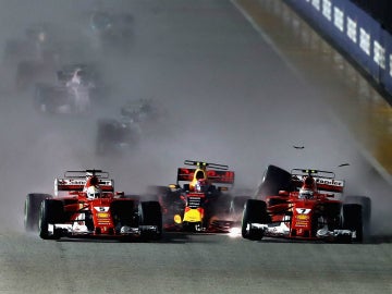 Accidente entre Raikkonen, Vettel y Verstappen Accidente entre Raikkonen, Vettel y Verstappen