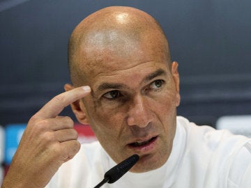 Zidane durante la rueda de prensa Zidane durante la rueda de prensa
