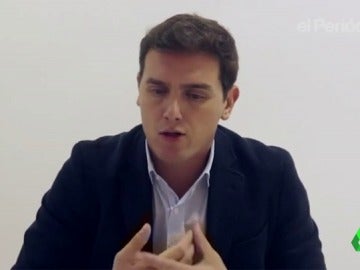 Albert Rivera aboga por un Gobierno de concentración en Cataluña: "Estoy dispuesto a pactar con Podemos, con el PSOE, el PP..." Albert Rivera aboga por un Gobierno de concentración en Cataluña: "Estoy dispuesto a pactar con Podemos, con el PSOE, el PP..."
