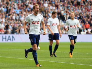 Kane celebra un gol con el Tottenham Kane celebra un gol con el Tottenham