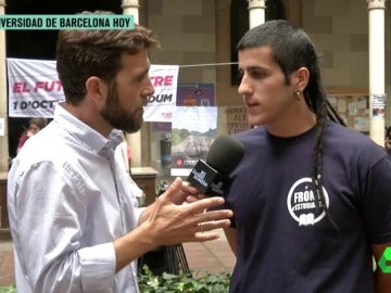 Estudiante catalán: "Estaba a favor del 'no' porque el que dirige el procés recorta y privatiza la Sanidad, pero la represión del Gobierno me hace dudar" Estudiante catalán: "Estaba a favor del 'no' porque el que dirige el procés recorta y privatiza la Sanidad, pero la represión del Gobierno me hace dudar"