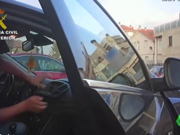 Una cámara oculta de la Guardia Civil graba el escondite de droga de unos presuntos narcos gallegos