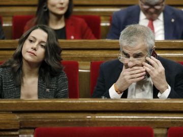 Los diputados de Ciutadans, Inés Arrimadas y Carlos Carrizosa Los diputados de Ciutadans, Inés Arrimadas y Carlos Carrizosa