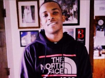 Stephon Clark, de 22 años, fue tiroteado por la Policía de Sacramento Stephon Clark, de 22 años, fue tiroteado por la Policía de Sacramento