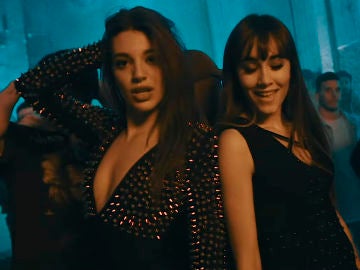 Ana Guerra y Aitana en el videoclip de 'Lo Malo' Ana Guerra y Aitana en el videoclip de 'Lo Malo'