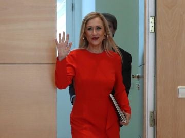 Cristina Cifuentes antes de su rueda de prensa Cristina Cifuentes antes de su rueda de prensa