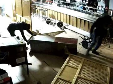Imagen de archivo de un robo violento Imagen de archivo de un robo violento
