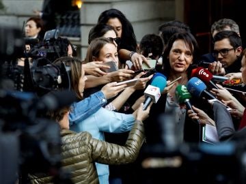 Carolina Bescansa ante los medios de comunicación Carolina Bescansa ante los medios de comunicación