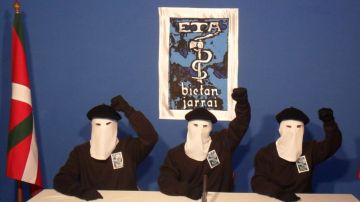 Miembros de ETA en una imagen de archivo Miembros de ETA en una imagen de archivo