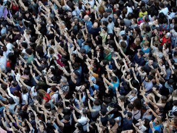 Miles de personas asisten a la concentración convocada por colectivos feministas Miles de personas asisten a la concentración convocada por colectivos feministas
