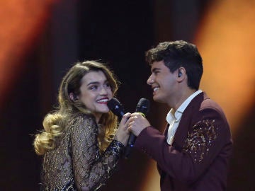 Amaia y Alfred durante su actuación en Eurovisión 2018