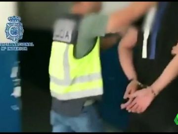 Así detuvieron a los presuntos agresores de los guardias civiles en Algeciras Así detuvieron a los presuntos agresores de los guardias civiles en Algeciras