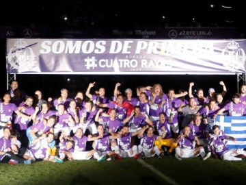 El Valladolid celebra el ascenso El Valladolid celebra el ascenso