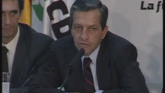 Adolfo Su&aacute;rez en una rueda de prensa
