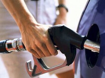 La gasolina, más barata La gasolina, más barata