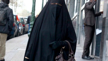Lleida ratifica la prohibición del burka