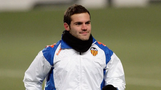 Juan Mata calentando antes de un partido del Valencia Juan Mata calentando antes de un partido del Valencia