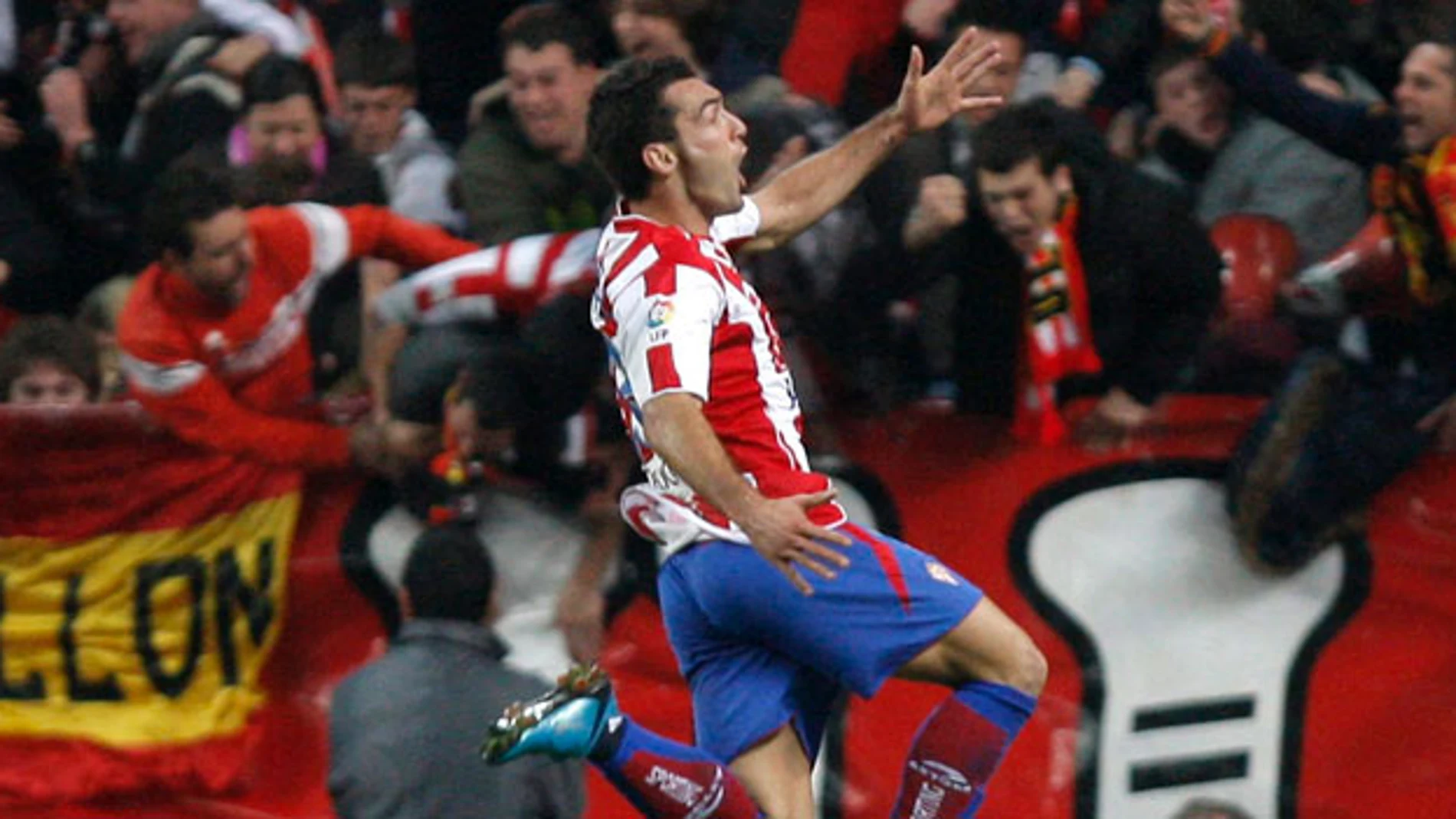 David Barral celebra su gol ante el Barça