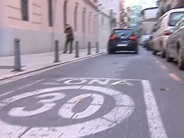 Valencia ya limita la velocidad a 30 Km/h Valencia ya limita la velocidad a 30 Km/h