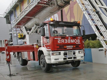 Los bomberos se movilizan para evacuar la piscina Los bomberos se movilizan para evacuar la piscina