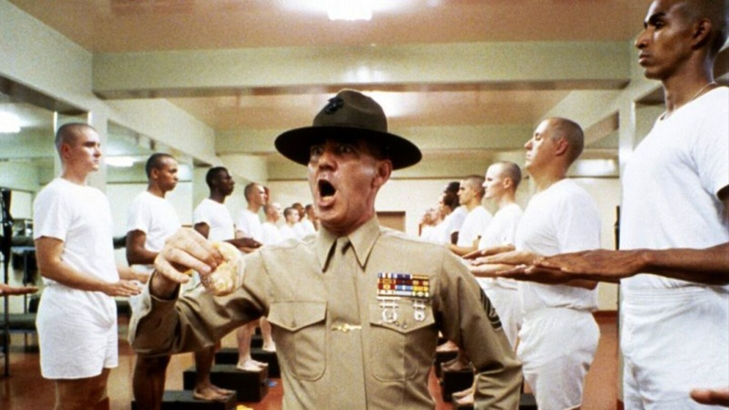 R.Lee Ermey como el sargento Hartman