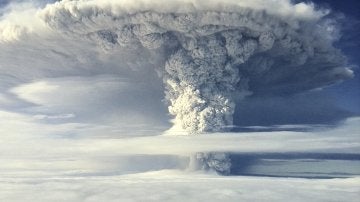 Impresionante nube de cenizas