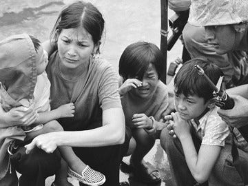 Tres muertos al estallar una bomba de la Guerra de Vietnam