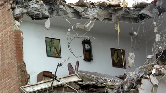 Imagen de una vivienda derruida por el pasado terremoto de Lorca (Archivo) Imagen de una vivienda derruida por el pasado terremoto de Lorca (Archivo)