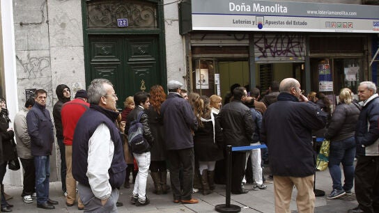 Colas en la administraci&oacute;n de Loter&iacute;as de Do&ntilde;a Manolita