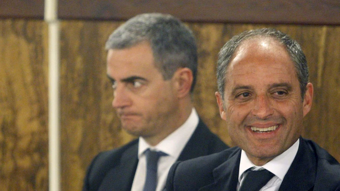 Ricardo Costa y Francisco Camps durante la lectura del veredicto