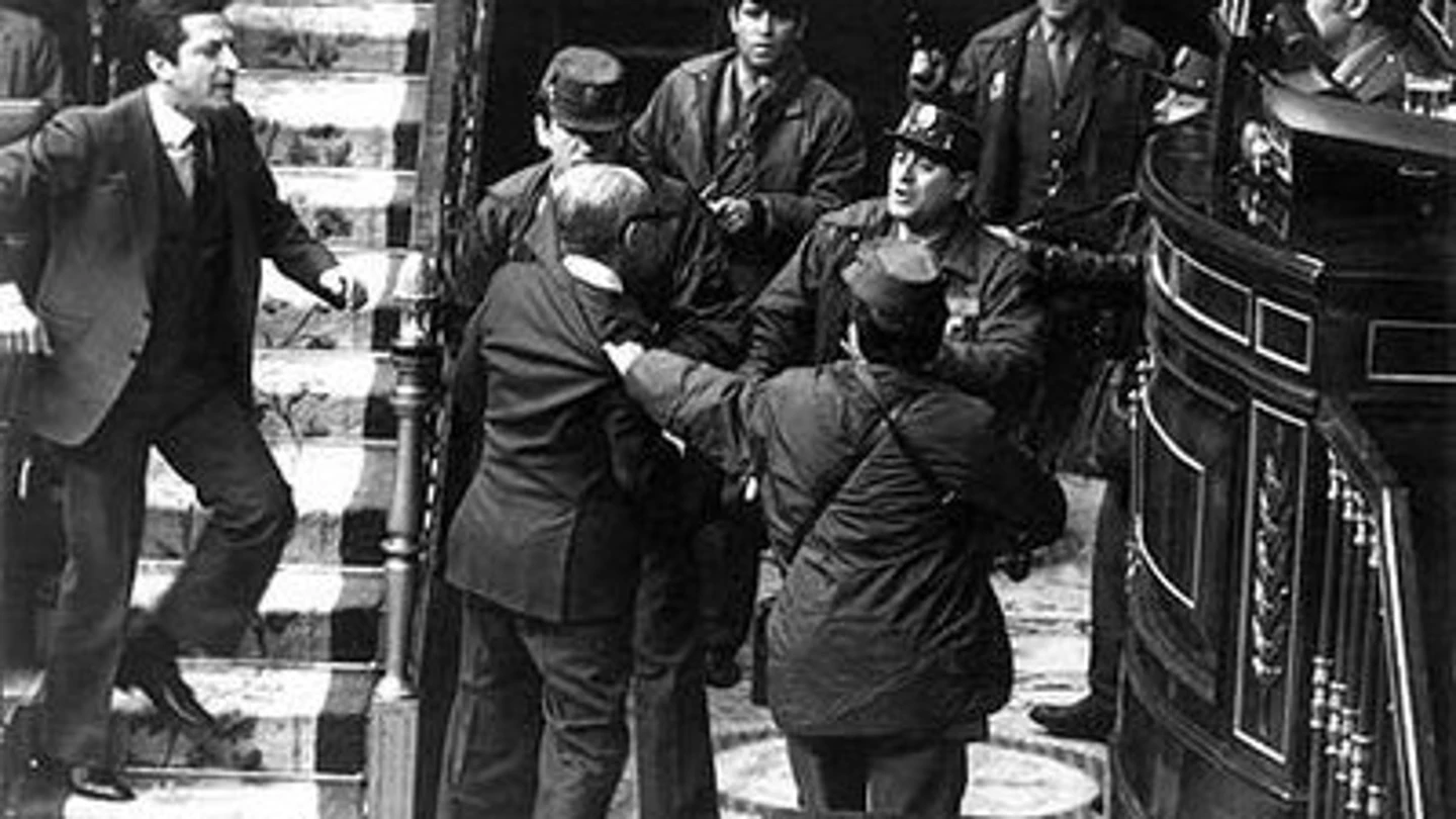 Documento inédito sobre un enfrentamiento entre Suarez y Tejero la noche del 23F Documento inédito sobre un enfrentamiento entre Suarez y Tejero la noche del 23F