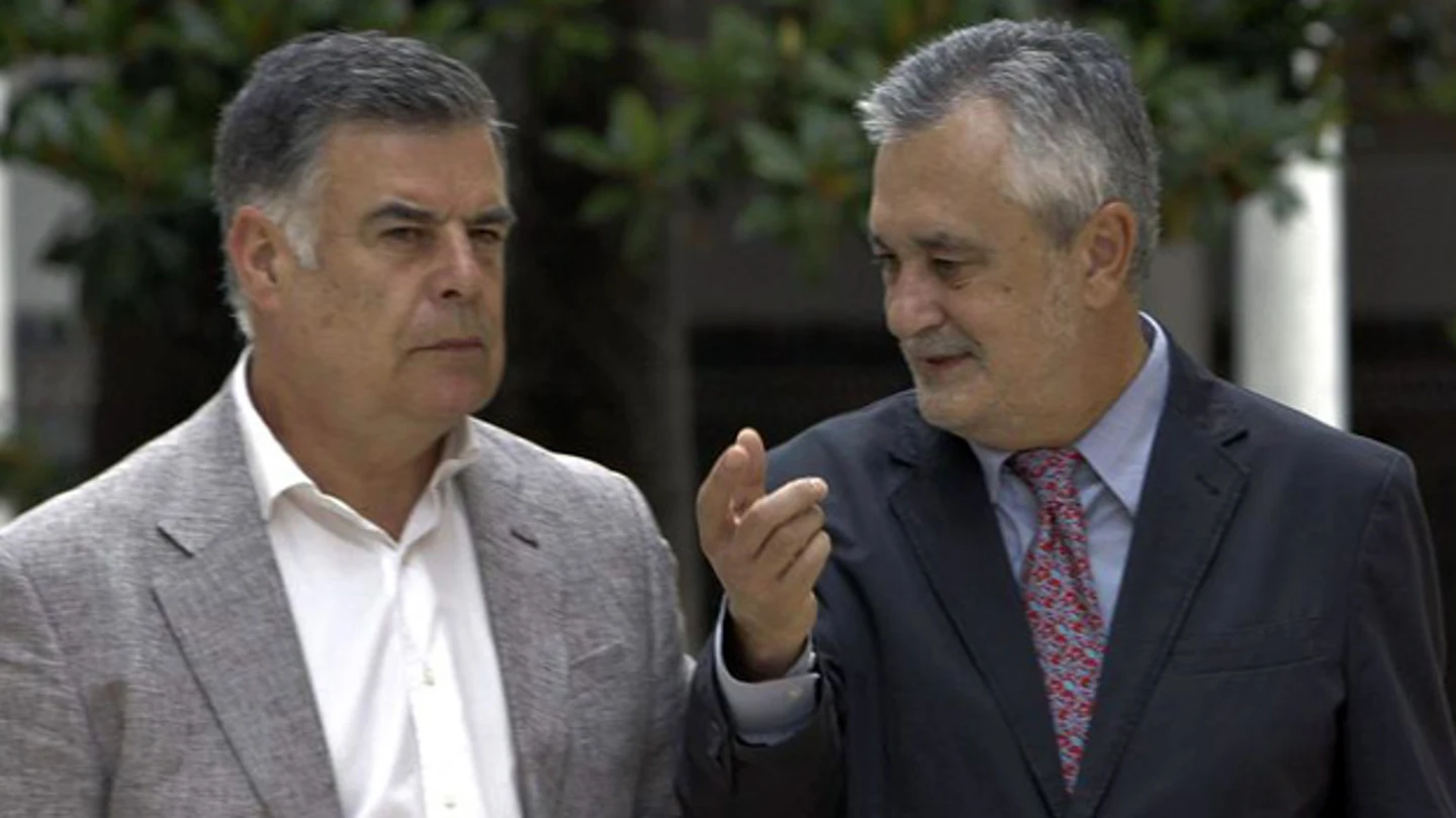 José Antonio Viera acompañado por José Antonio Griñán José Antonio Viera acompañado por José Antonio Griñán