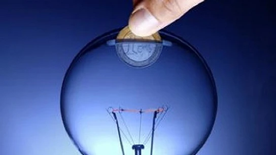 Podría subir el precio de la luz en abril La OCU toma la iniciativa para rebajar el precio de la electricidad