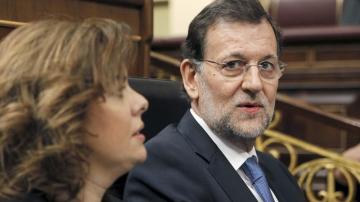 El presidente del Gobierno, Mariano Rajoy, y la vicepresidenta, Soraya Sáenz de Santamaría