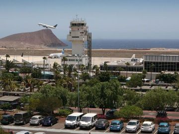 Aeropuerto de Tenerife Sur Aeropuerto de Tenerife Sur