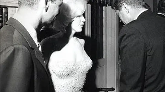 Con sus dos amantes, Jack y Robert Kennedy Con sus dos amantes, Jack y Robert Kennedy