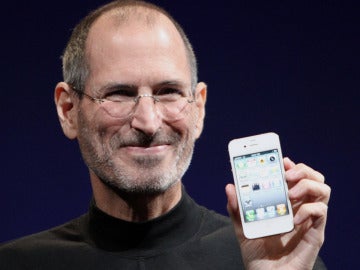 Steve Jobs muestra un terminal iPhone