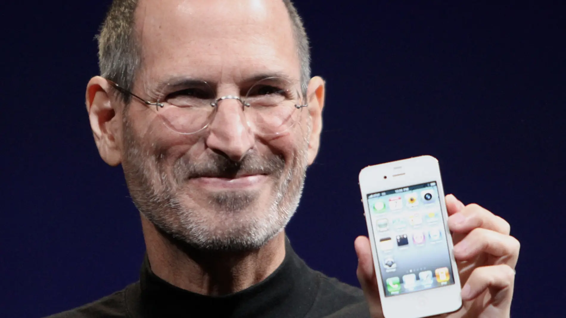 Steve Jobs muestra un terminal iPhone