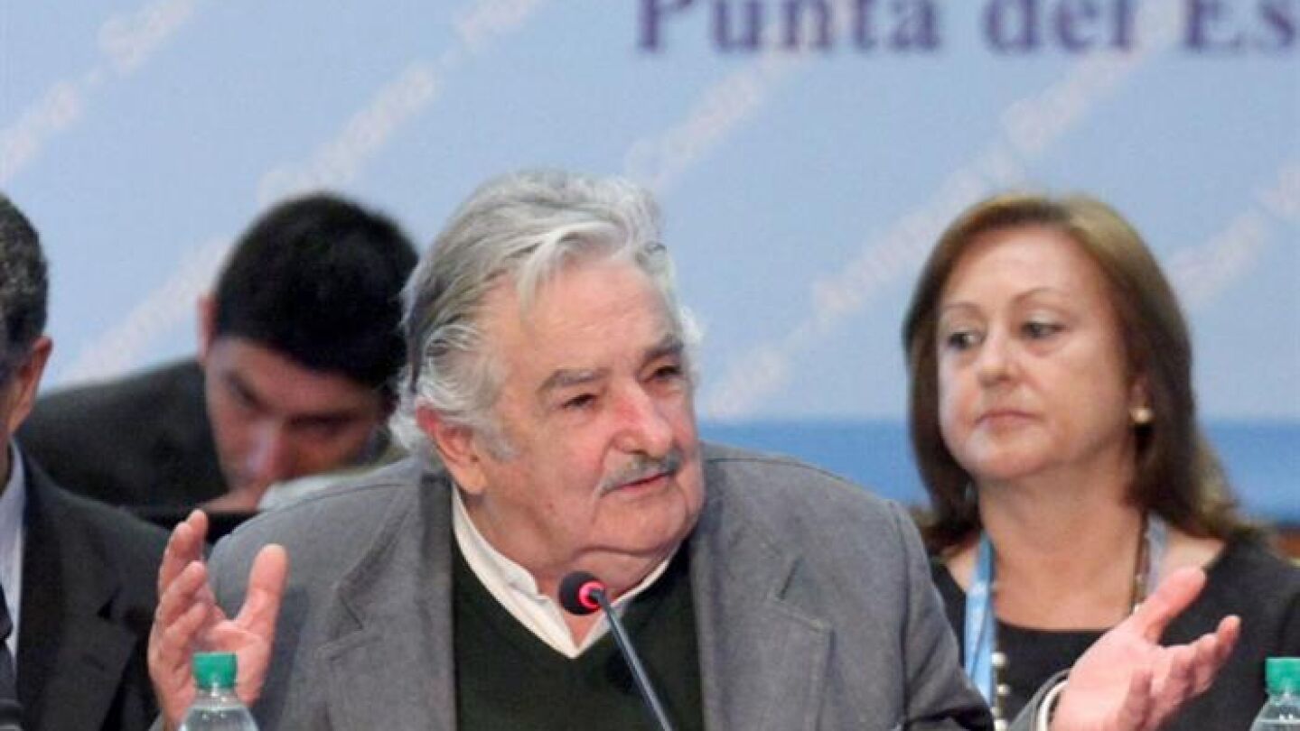 El presidente Jos&eacute; M&uacute;jica tendr&aacute; que ratificar la Ley que legaliza el aborto