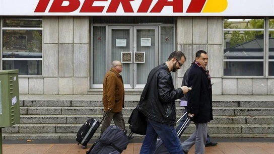 Iberia comienza a negociar este miércoles con los sindicatos Iberia comienza a negociar este miércoles con los sindicatos