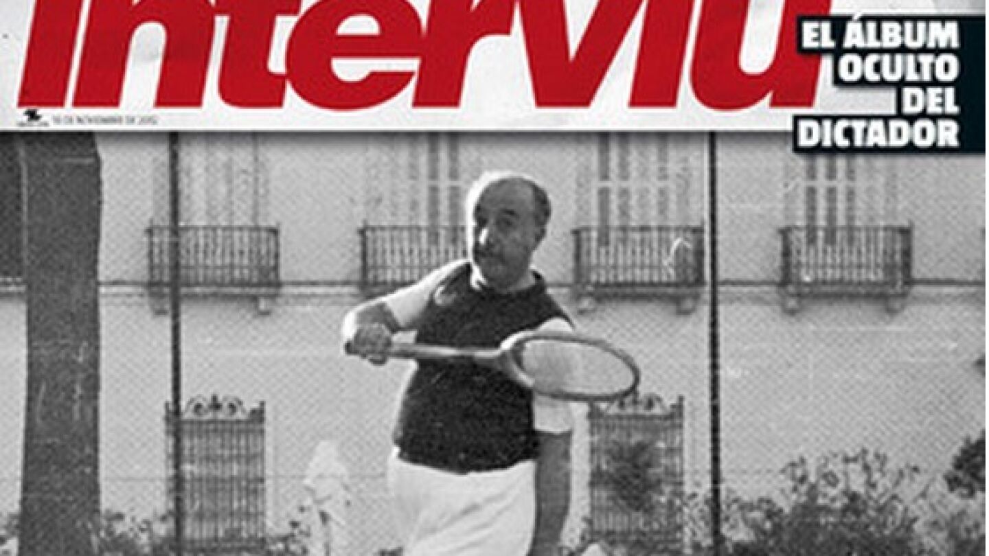 El dictador jugando al tenis en una pista que orden&oacute; construir en el Palacio de El Pardo.