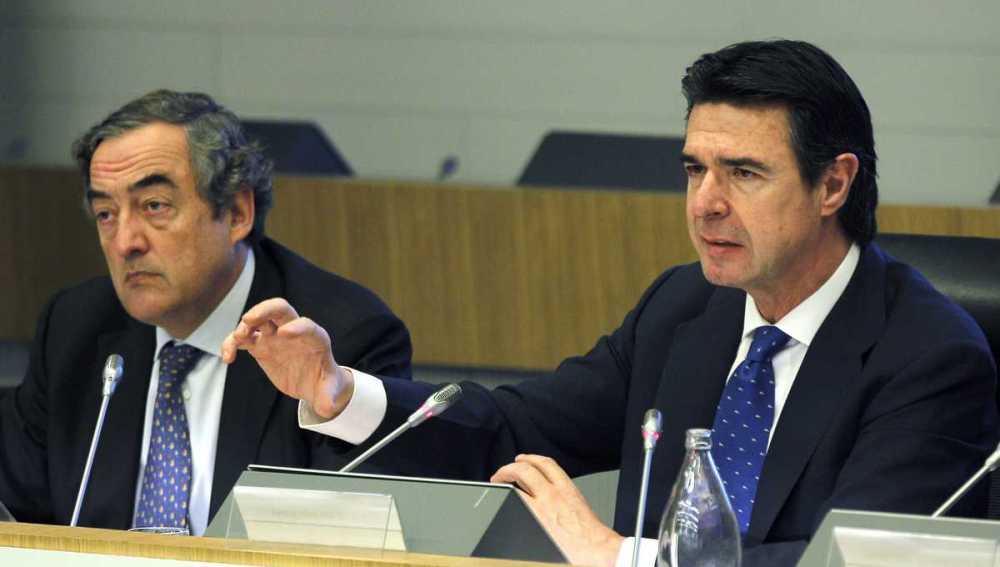 El ministro de Industria, José Manuel Soria, y el presidente de la CEOE, Juan Rosell.