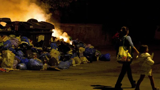 Incidentes en Jerez por la huelga de recogida de basuras Incidentes en Jerez por la huelga de recogida de basuras