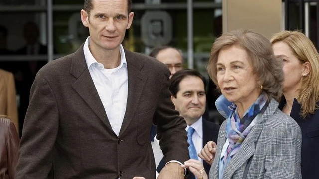 Iñaki Urdangarin visitó a su suegro en el hospital