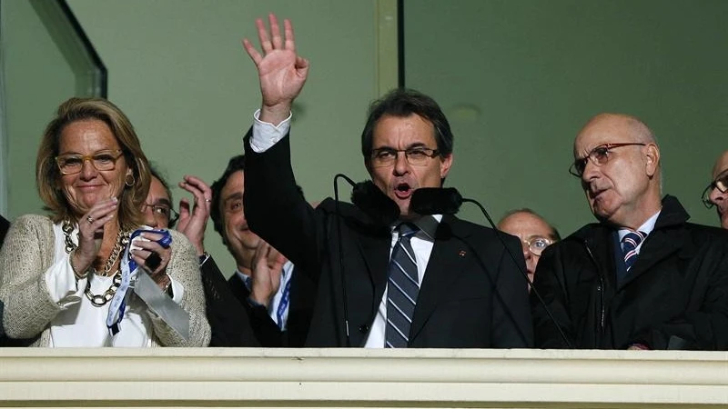 Mas saluda tras las elecciones Mas saluda tras las elecciones