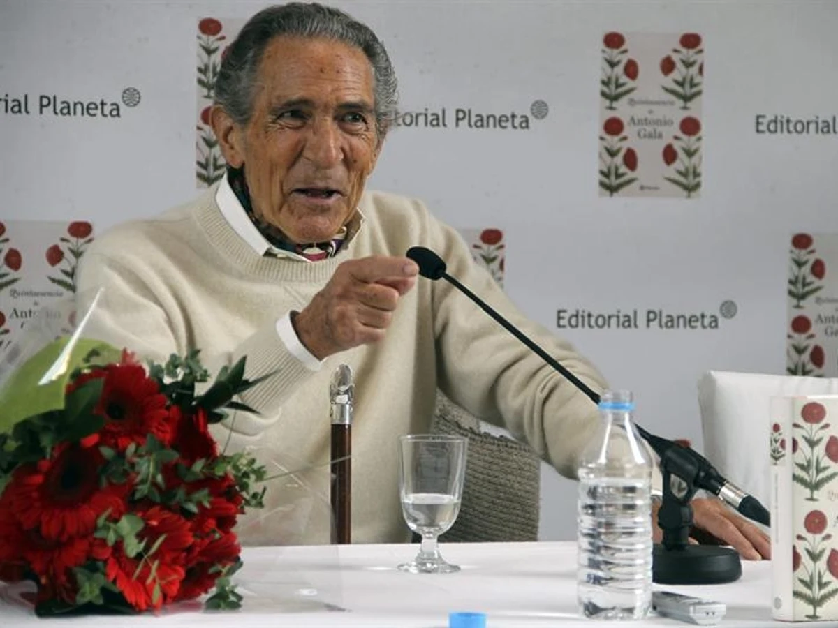 Antonio Gala presenta 'Quintaesencia', su nuevo libro Antonio Gala presenta 'Quintaesencia', su nuevo libro