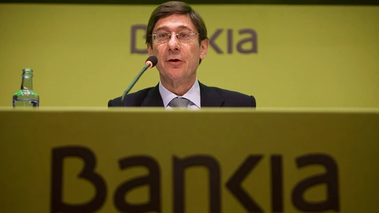 Bankia prescindirá de 6.000 empleados y más de 1.100 oficinas hasta 2015 Bankia prescindirá de 6.000 empleados y más de 1.100 oficinas hasta 2015